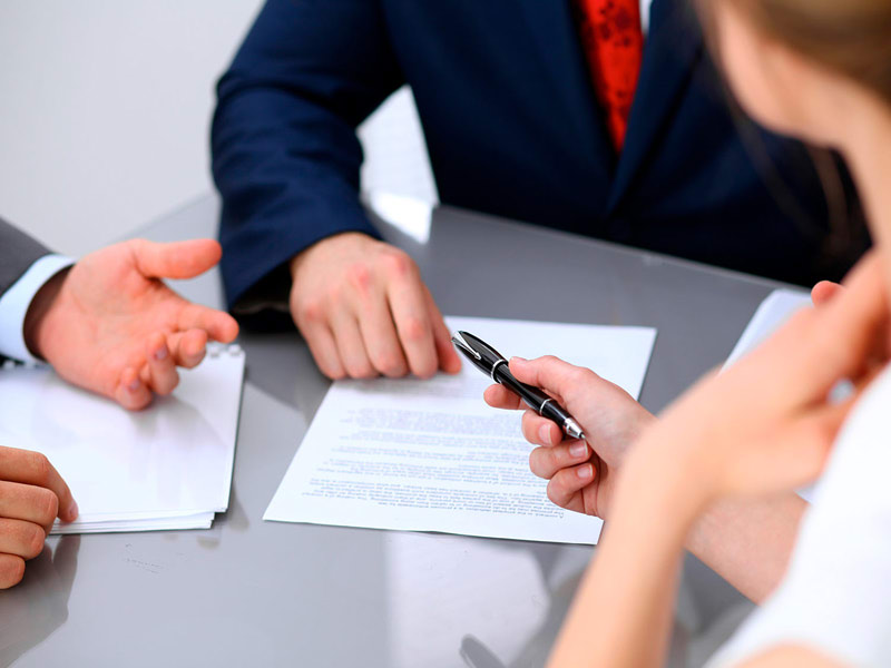 How Does a Conveyancer in Brisbane Review and Explain Title Documents?